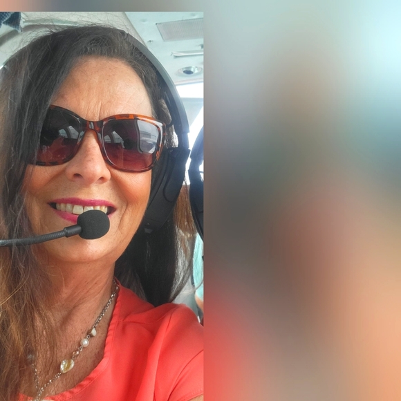 Meet your Posher, Wendy - Picture 2 of 2